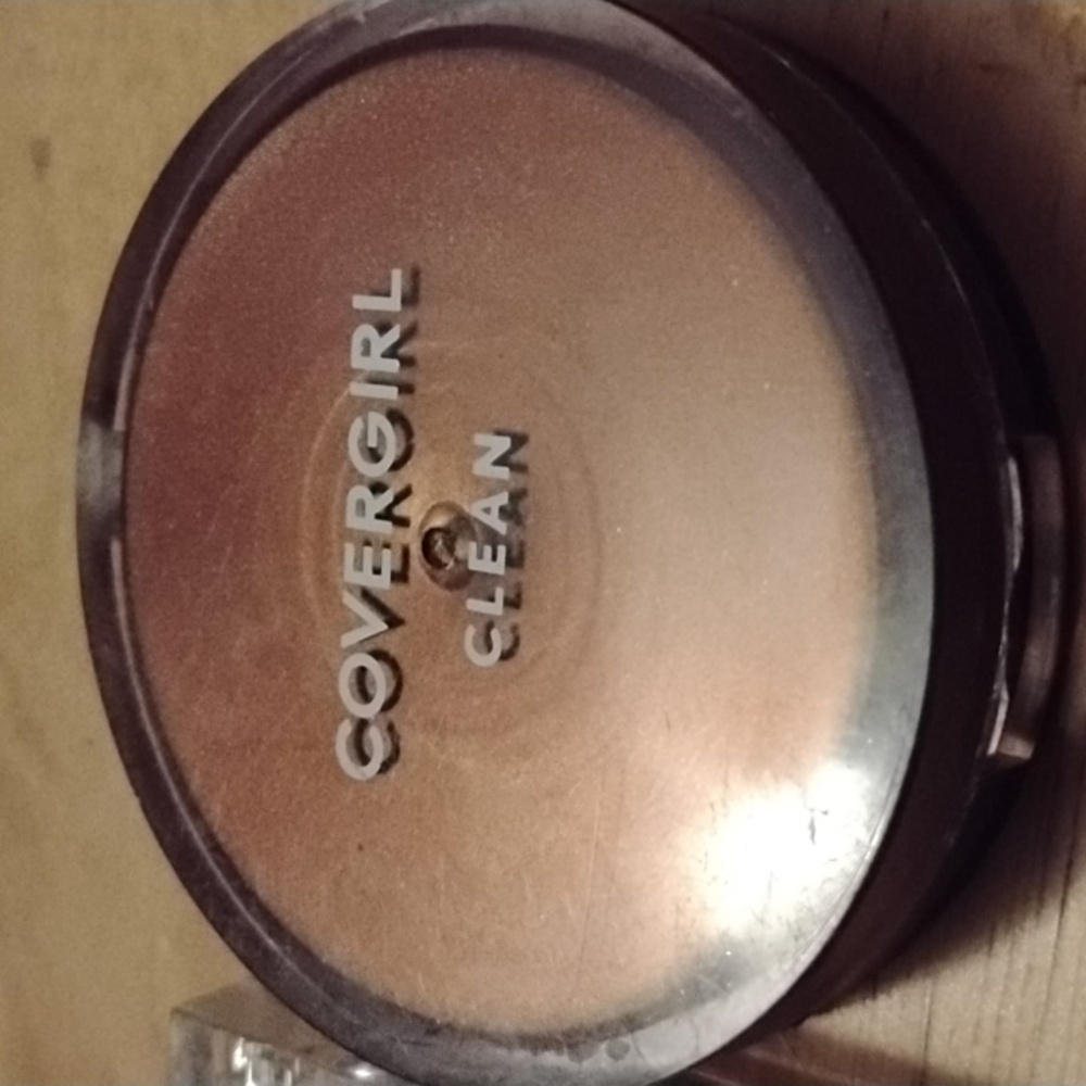 Makeup - Picture 2 of 5
